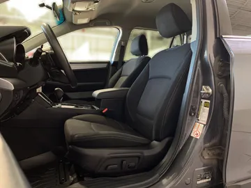 2019 Subaru Outback - image 3