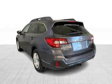 2019 Subaru Outback - image 9