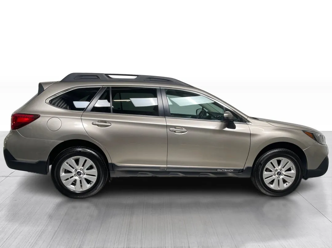 2019 Subaru Outback — photo 2