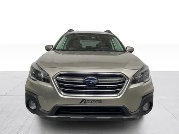 2019 Subaru Outback - image 9