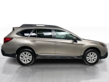 2019 Subaru Outback - image 2
