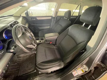 2019 Subaru Outback - image 8