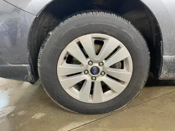 2019 Subaru Outback - image 9