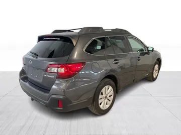 2019 Subaru Outback - image 8