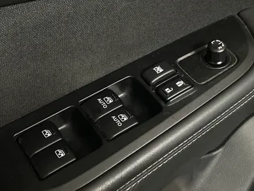 2018 Subaru Outback - image 24