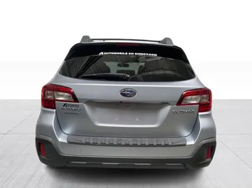 2018 Subaru Outback - image 13