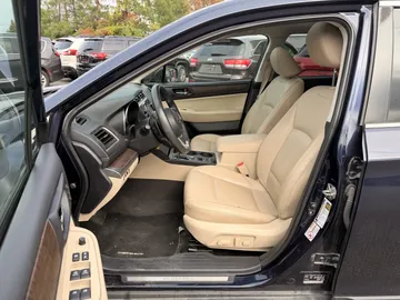 2018 Subaru Outback - image 8