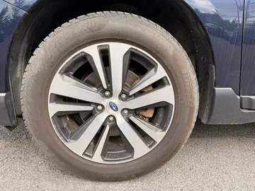 2018 Subaru Outback - image 7