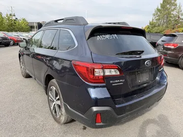 2018 Subaru Outback - image 3