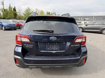 2018 Subaru Outback - image 6