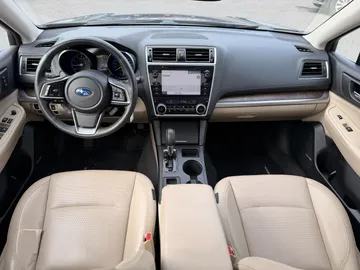 2018 Subaru Outback - image 9