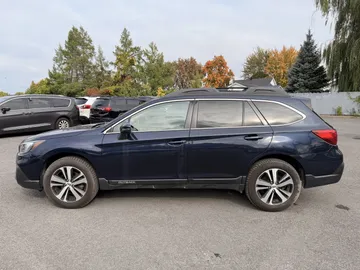 2018 Subaru Outback - image 4