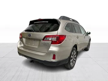 2017 Subaru Outback - image 8