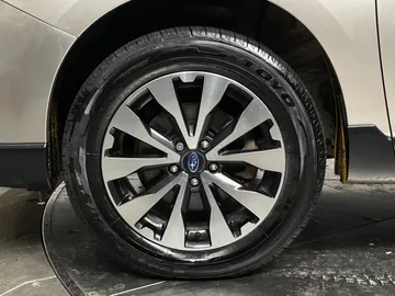 2017 Subaru Outback - image 19