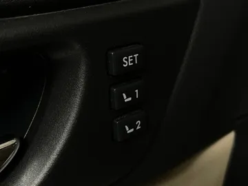 2017 Subaru Outback - image 18