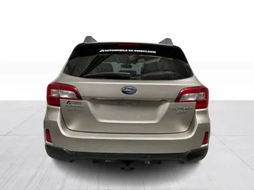 2017 Subaru Outback - image 7