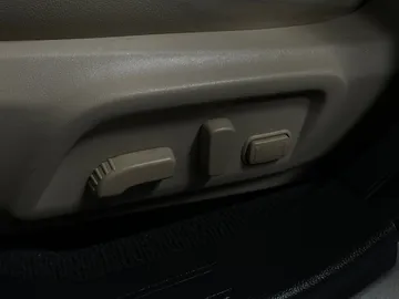 2017 Subaru Outback - image 29