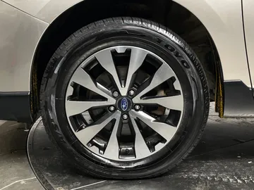 2017 Subaru Outback - image 19