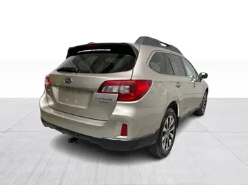 2017 Subaru Outback - image 8