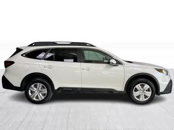 2022 Subaru Outback - image 2