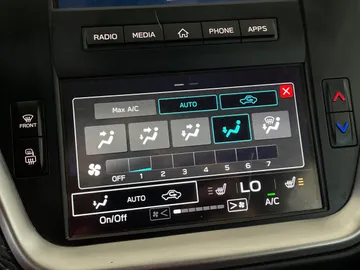 2022 Subaru Outback - image 19