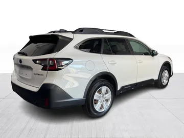 2022 Subaru Outback - image 13