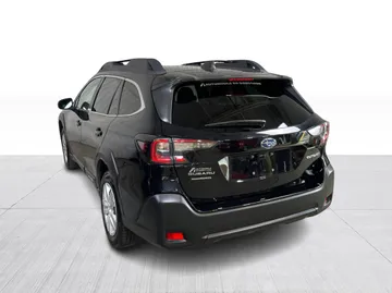 2023 Subaru Outback - image 10