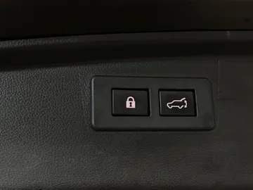 2020 Subaru Outback - image 19
