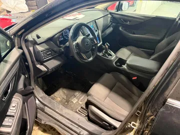 2020 Subaru Outback - image 6