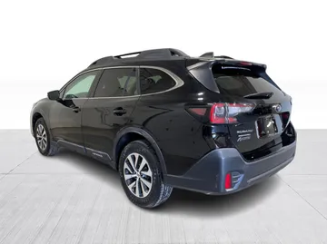 2020 Subaru Outback - image 7