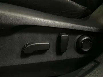 2020 Subaru Outback - image 20
