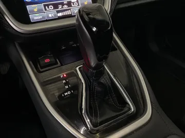 2020 Subaru Outback - image 28