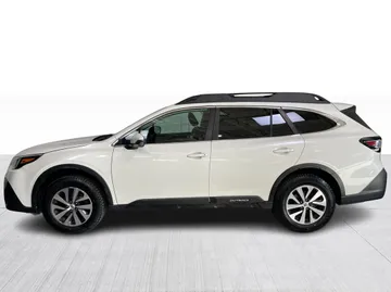 2020 Subaru Outback - image 10
