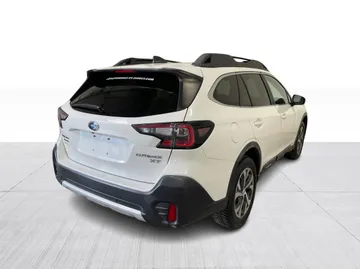 2020 Subaru Outback - image 15