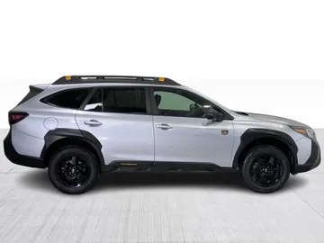 2022 Subaru Outback - image 2