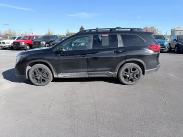 2023 Subaru Ascent - image 3