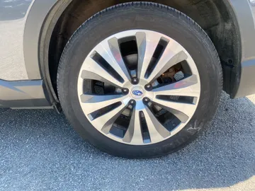 2019 Subaru Ascent - image 8