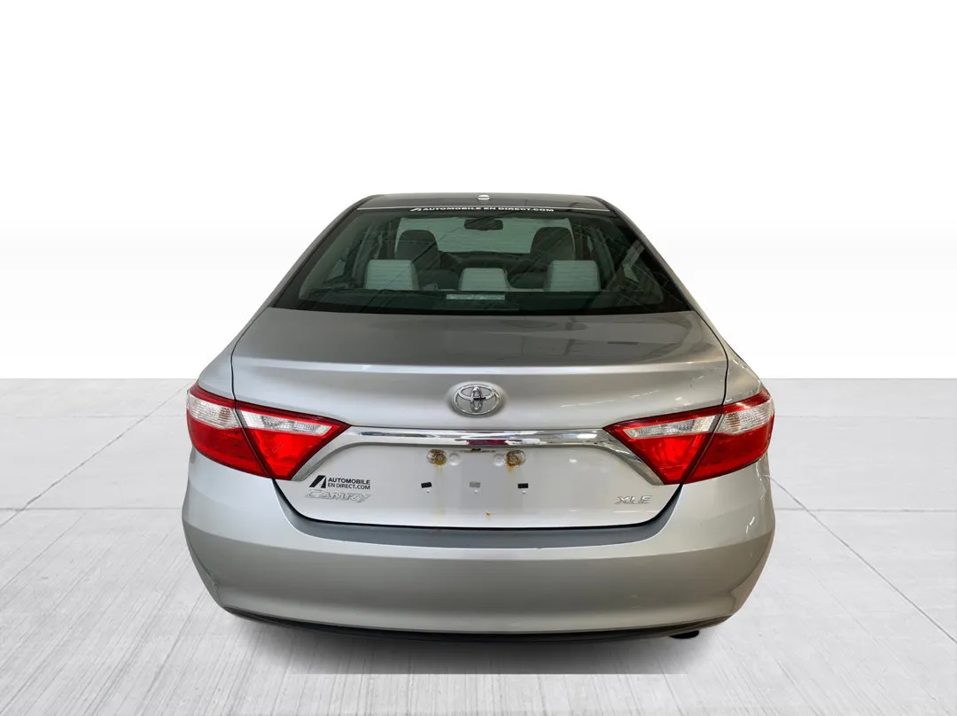 2016 Toyota Camry — photo 6