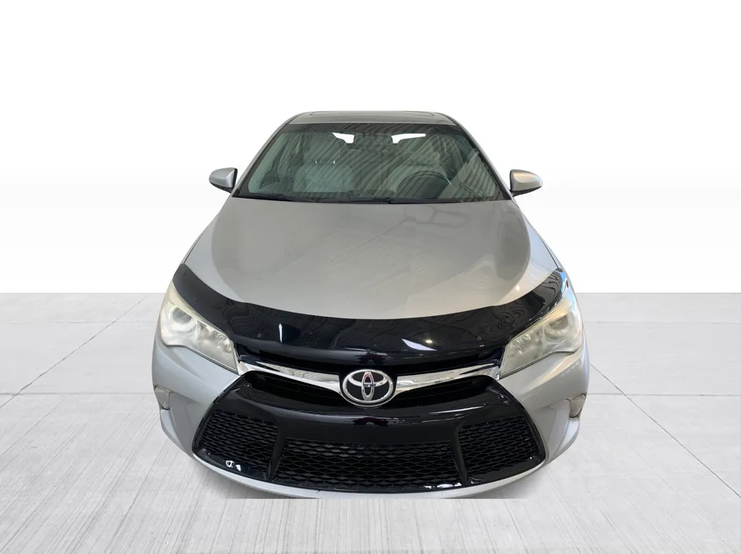 2016 Toyota Camry — photo 2