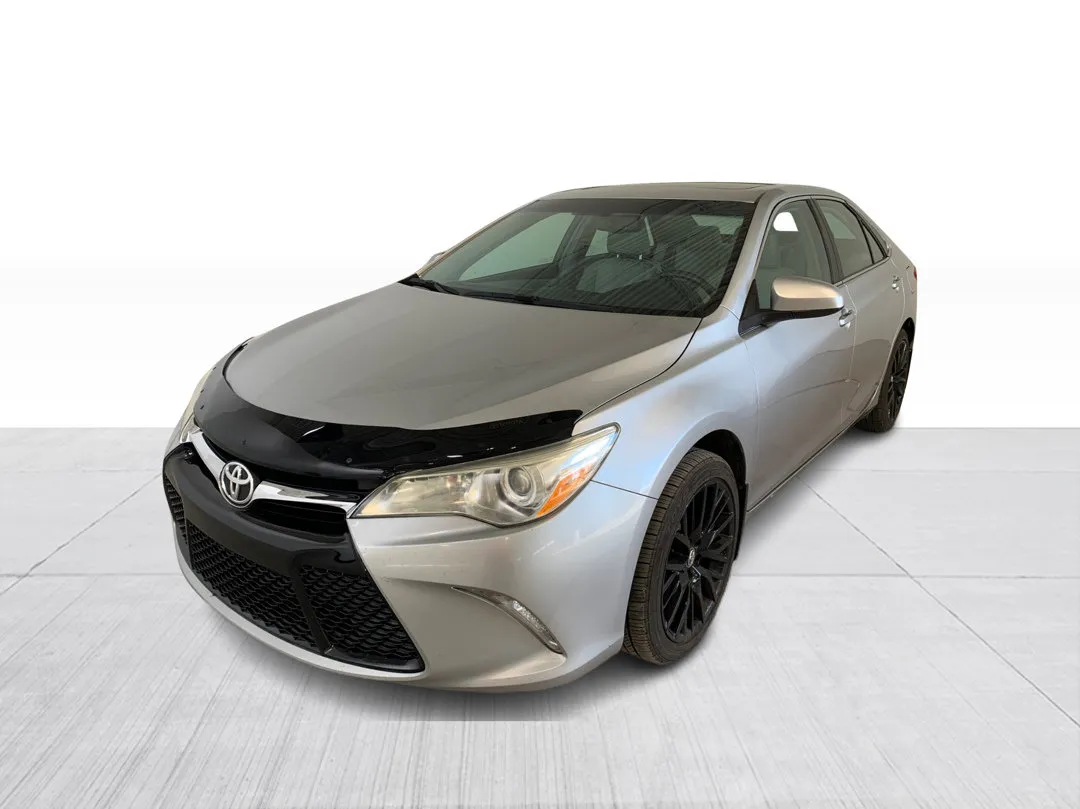 2016 Toyota Camry — photo 3