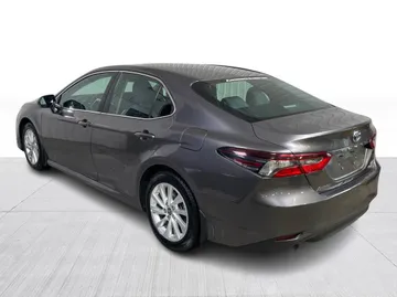 2023 Toyota Camry - image 10