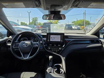 2023 Toyota Camry - image 9