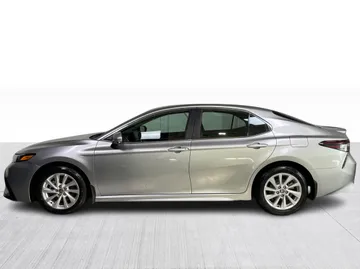 2023 Toyota Camry - image 10