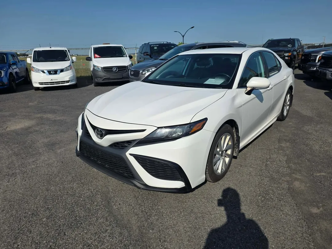 2023 Toyota Camry — photo 3
