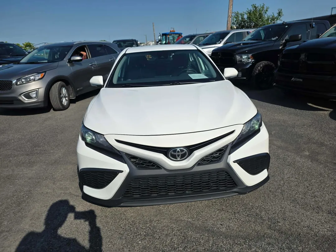2023 Toyota Camry — photo 2