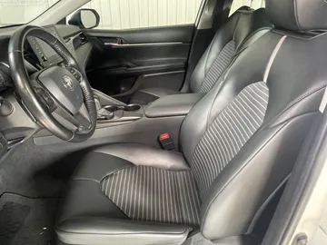 2023 Toyota Camry - image 10