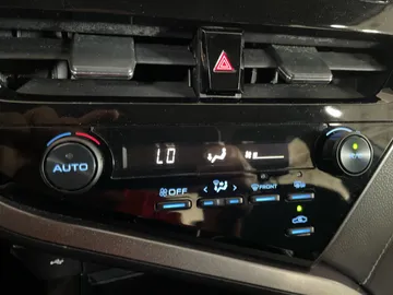 2023 Toyota Camry - image 20