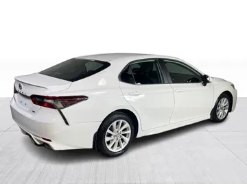 2023 Toyota Camry - image 8