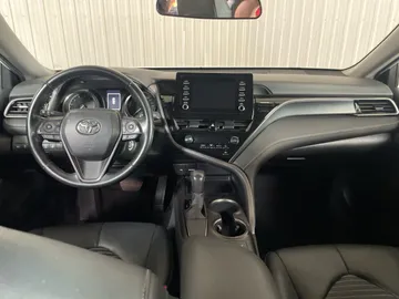 2023 Toyota Camry - image 13