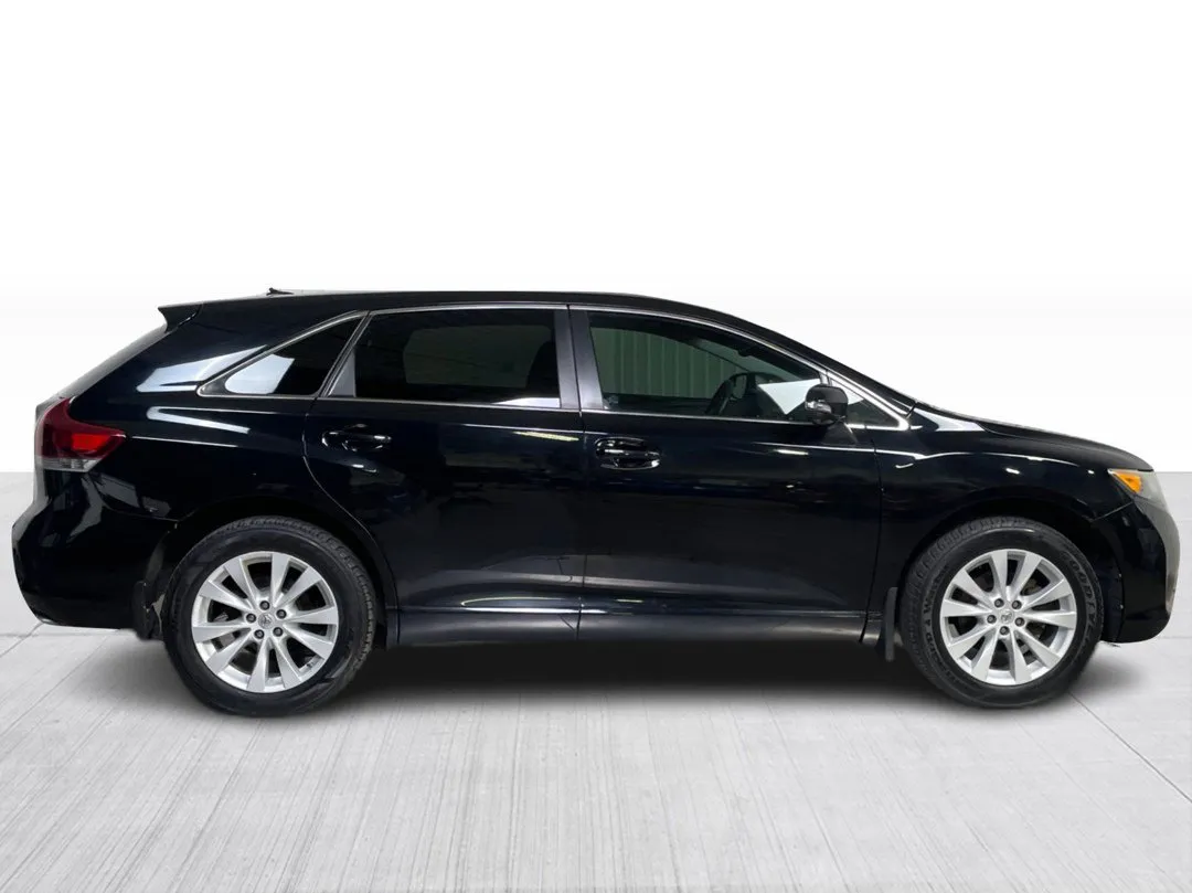 2016 Toyota Venza — photo 2